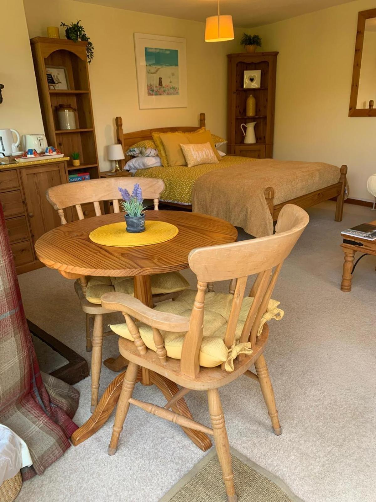 The Cottage Studio Wool Bagian luar foto