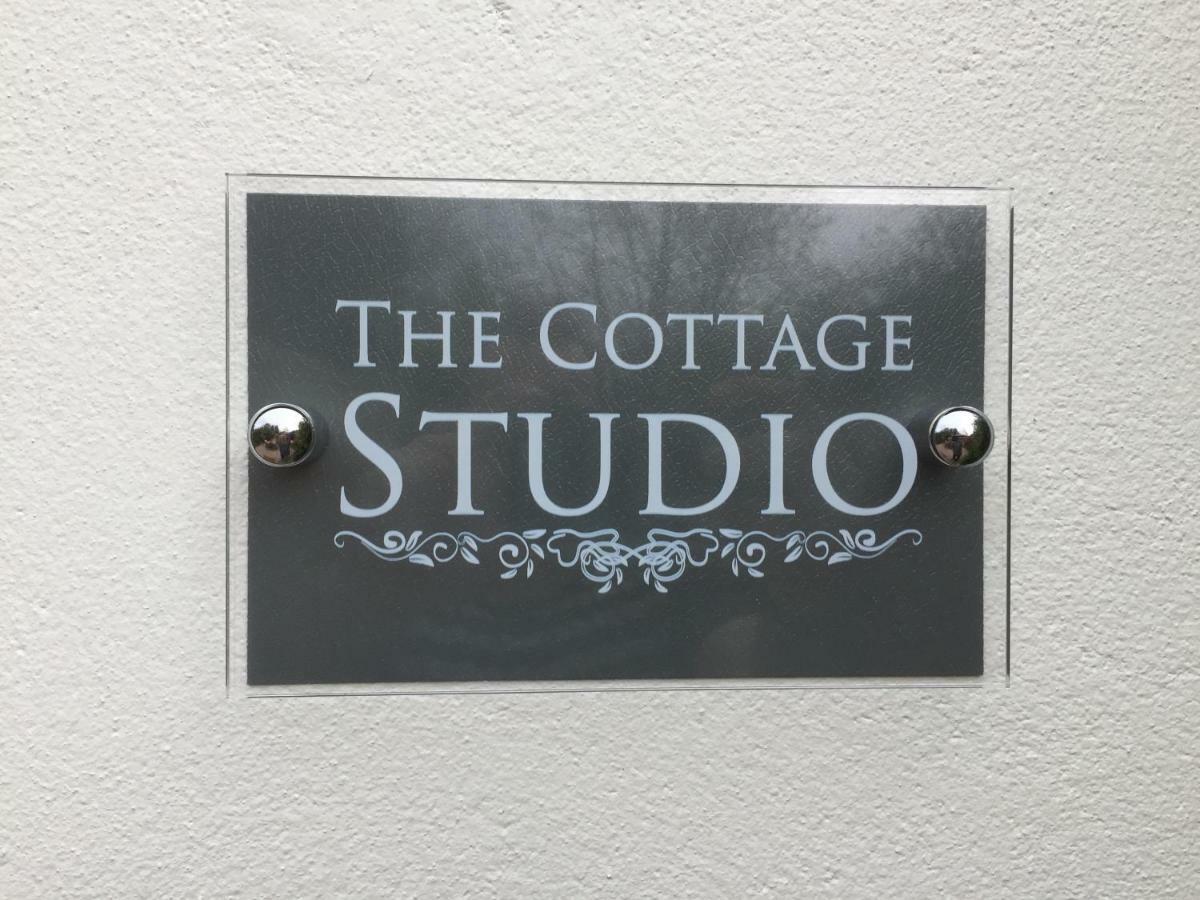 The Cottage Studio Wool Bagian luar foto
